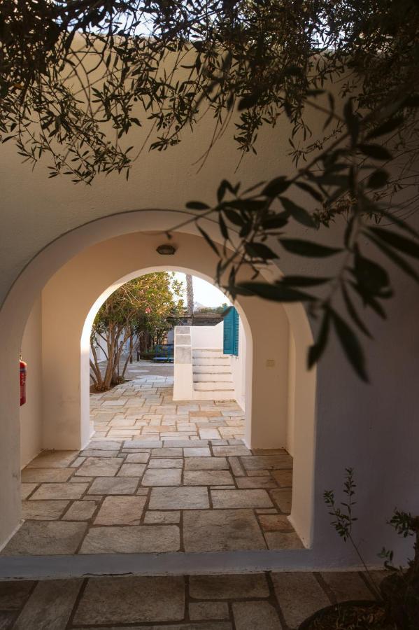 Far Out Village Hotel Mylopotas Exterior photo